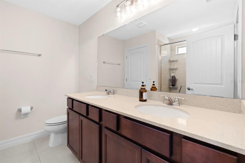 For Sale: $414,900 (5 beds, 3 baths, 2636 Square Feet)