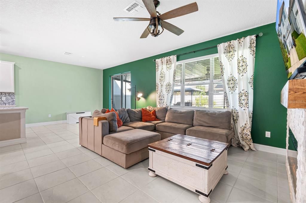 For Sale: $414,900 (5 beds, 3 baths, 2636 Square Feet)