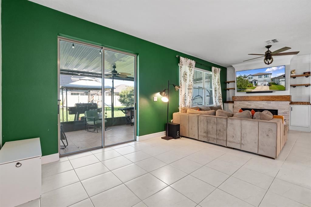 For Sale: $414,900 (5 beds, 3 baths, 2636 Square Feet)