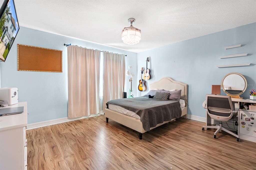 For Sale: $414,900 (5 beds, 3 baths, 2636 Square Feet)