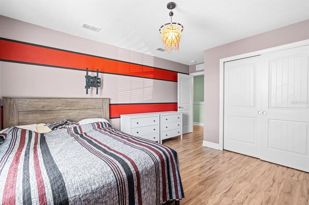 For Sale: $414,900 (5 beds, 3 baths, 2636 Square Feet)