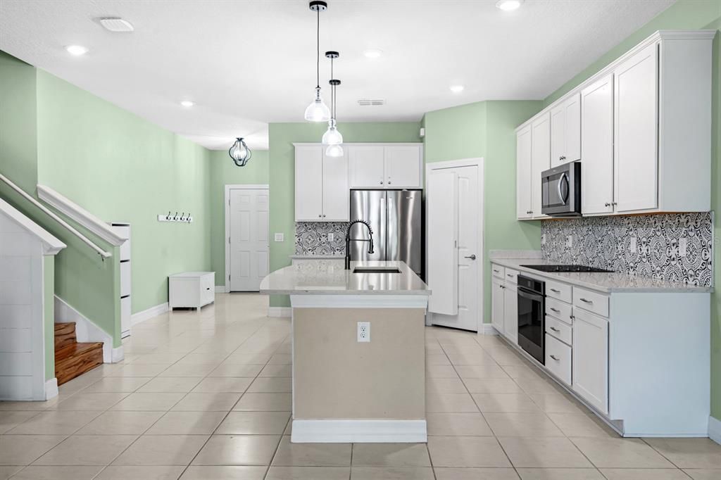 For Sale: $414,900 (5 beds, 3 baths, 2636 Square Feet)