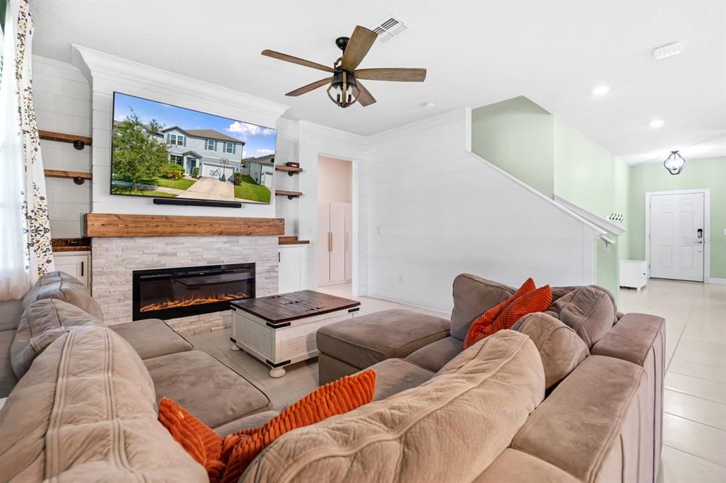 For Sale: $414,900 (5 beds, 3 baths, 2636 Square Feet)