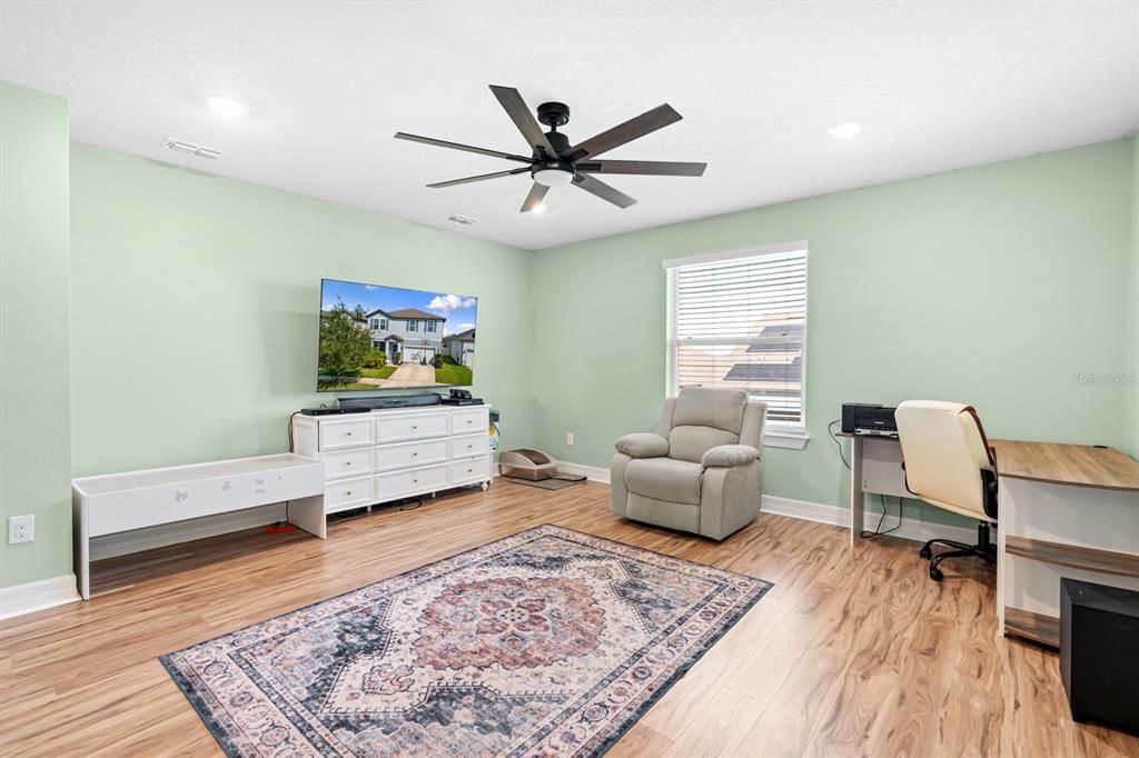 For Sale: $414,900 (5 beds, 3 baths, 2636 Square Feet)