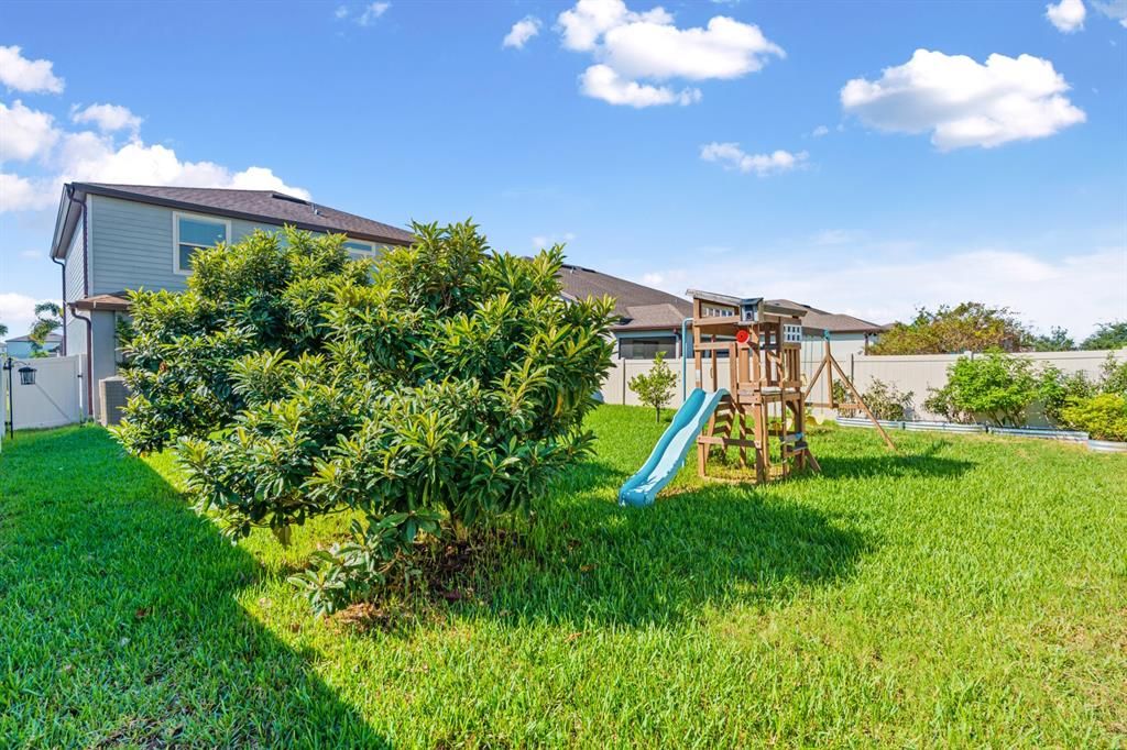 For Sale: $414,900 (5 beds, 3 baths, 2636 Square Feet)