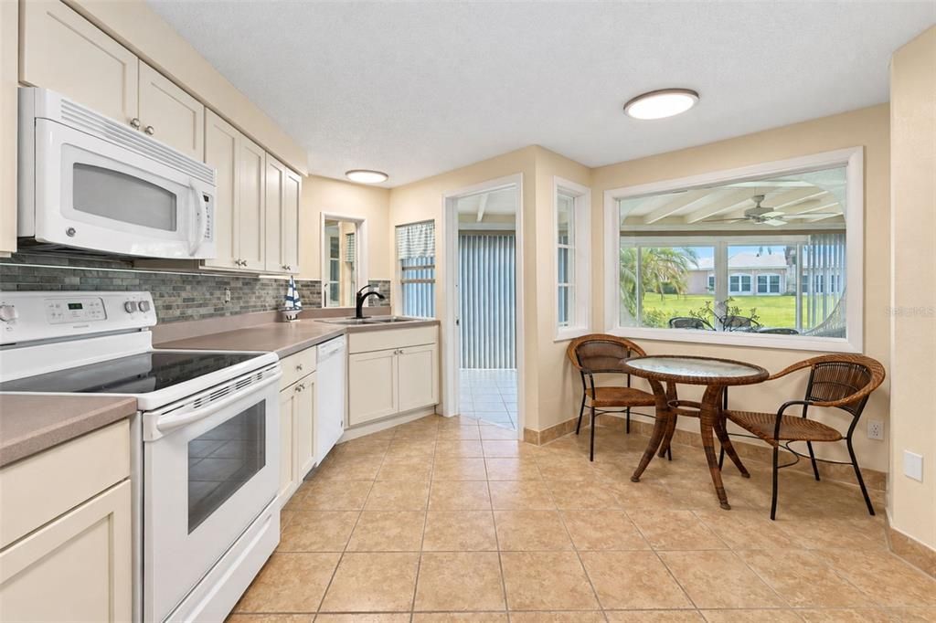 For Sale: $439,000 (2 beds, 2 baths, 1665 Square Feet)