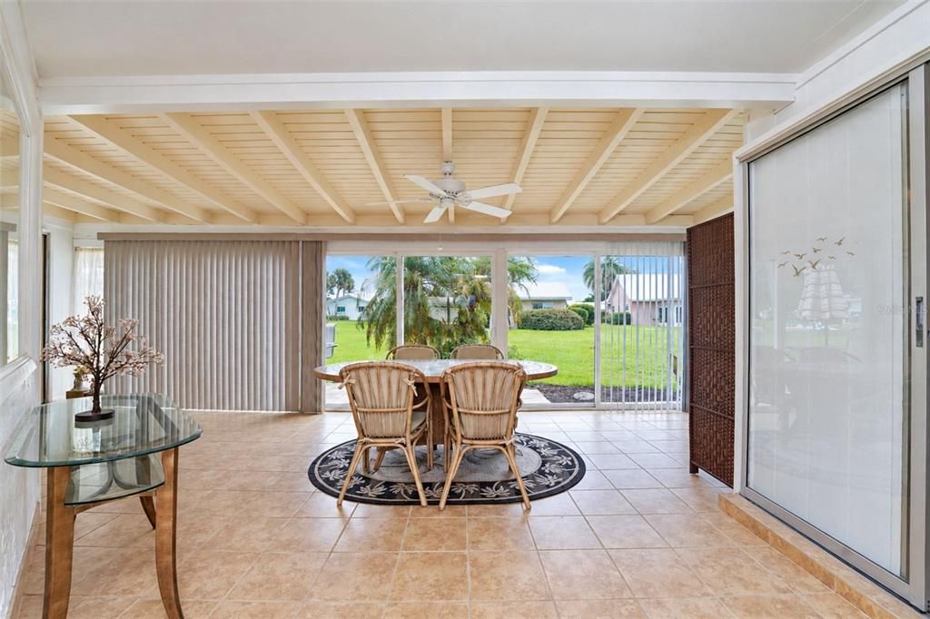 For Sale: $439,000 (2 beds, 2 baths, 1665 Square Feet)