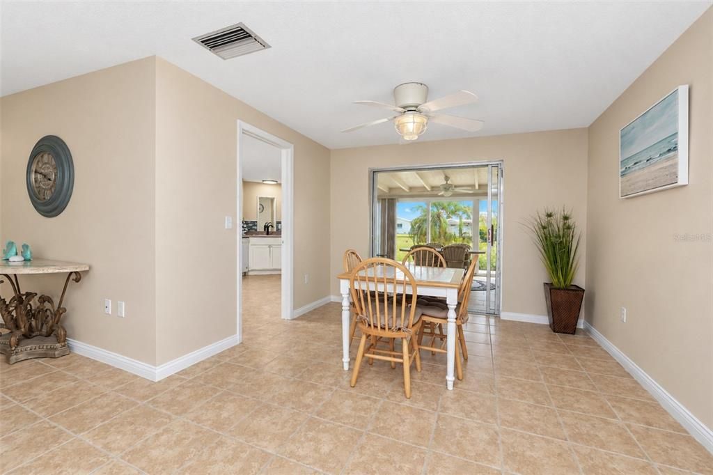 For Sale: $439,000 (2 beds, 2 baths, 1665 Square Feet)
