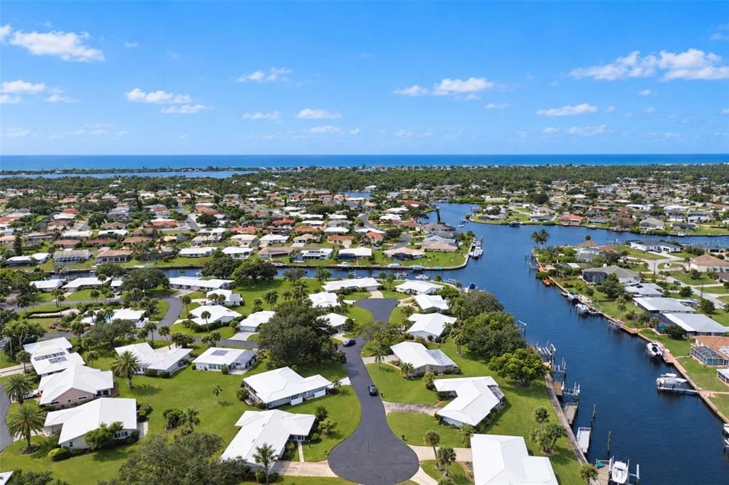 For Sale: $439,000 (2 beds, 2 baths, 1665 Square Feet)