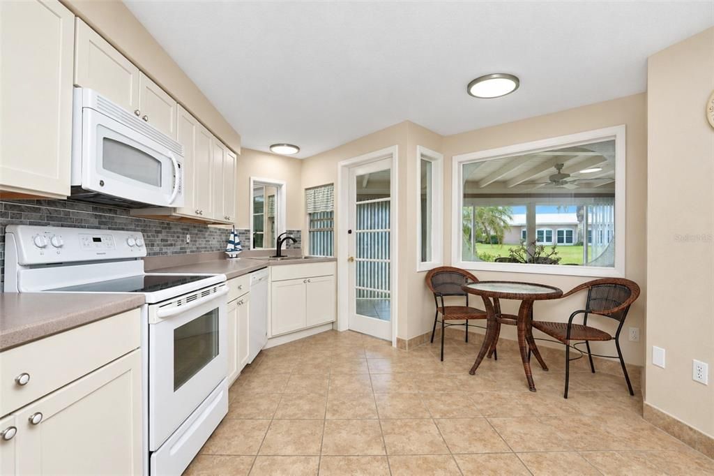 For Sale: $439,000 (2 beds, 2 baths, 1665 Square Feet)
