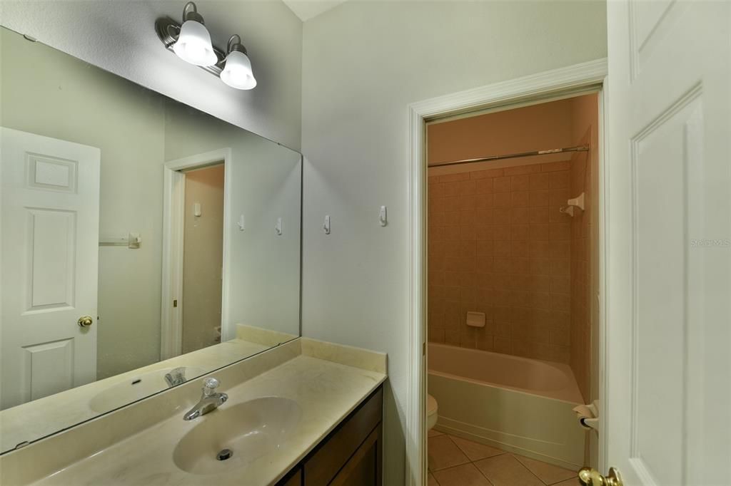 En Venta: $559,900 (4 camas, 3 baños, 2820 Pies cuadrados)