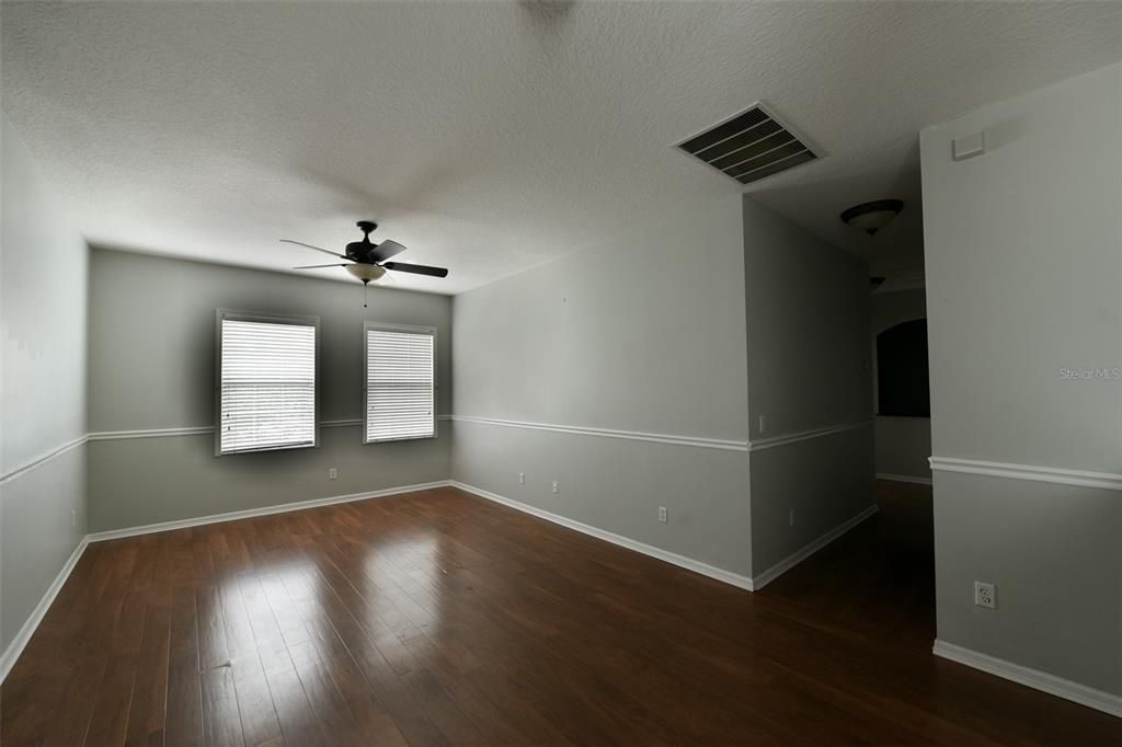En Venta: $559,900 (4 camas, 3 baños, 2820 Pies cuadrados)