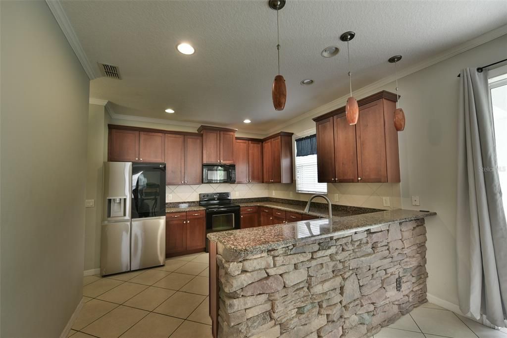 En Venta: $559,900 (4 camas, 3 baños, 2820 Pies cuadrados)