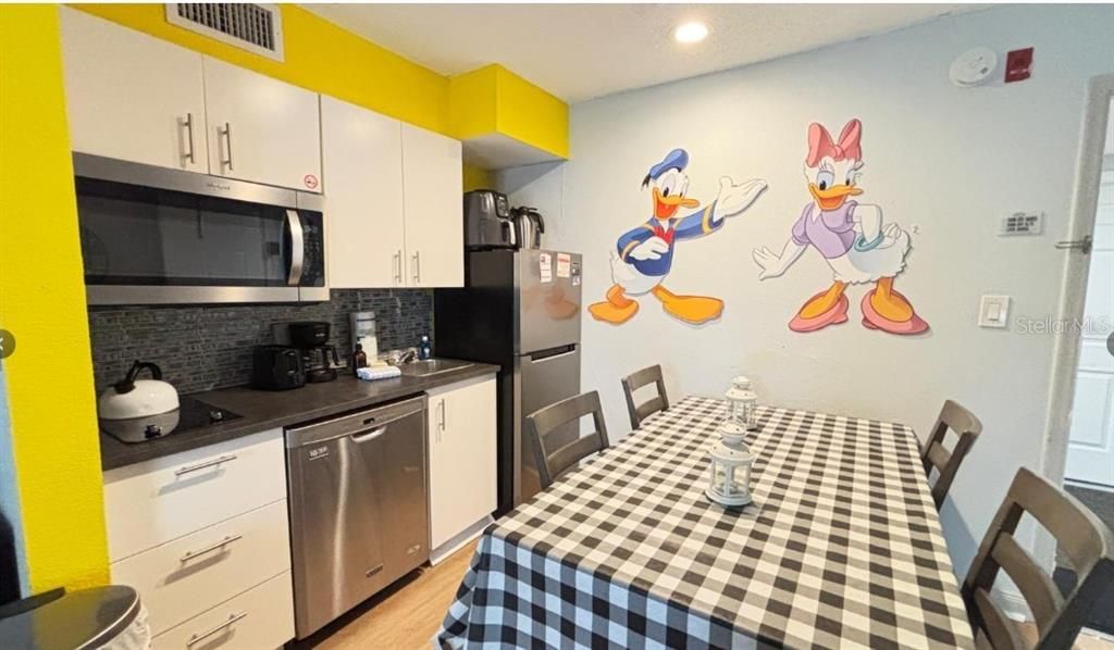For Sale: $145,000 (1 beds, 1 baths, 524 Square Feet)