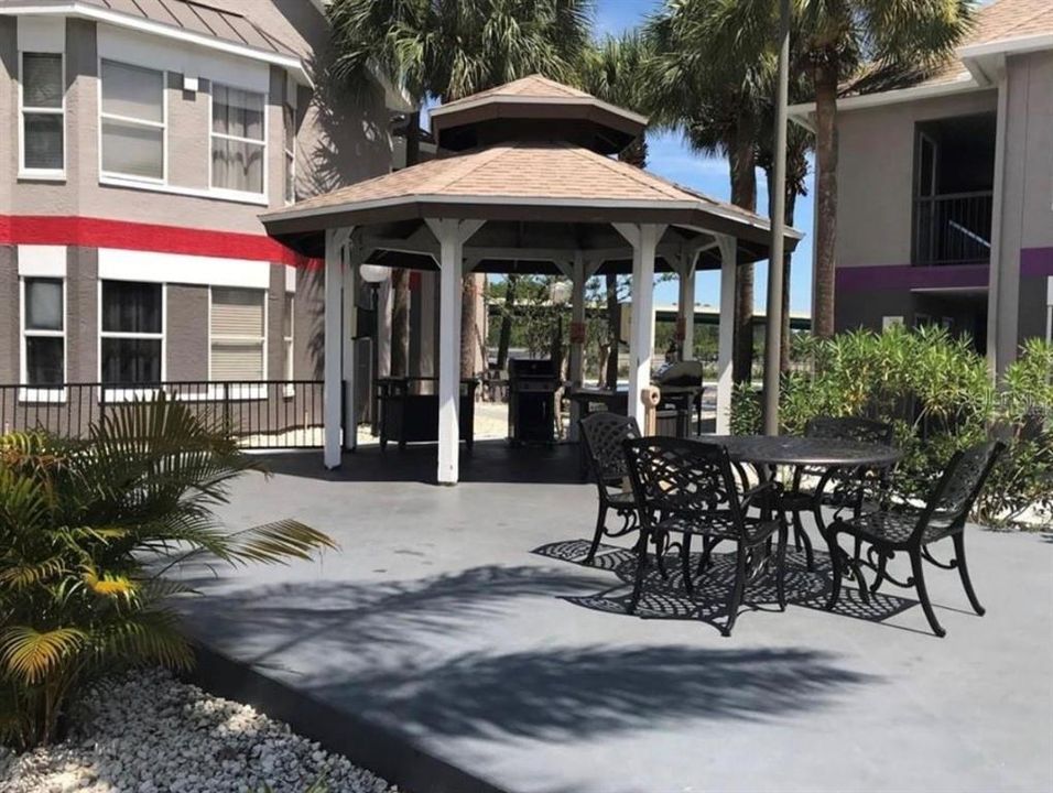 For Sale: $145,000 (1 beds, 1 baths, 524 Square Feet)