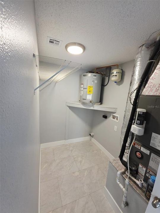 For Rent: $2,100 (3 beds, 1 baths, 1050 Square Feet)