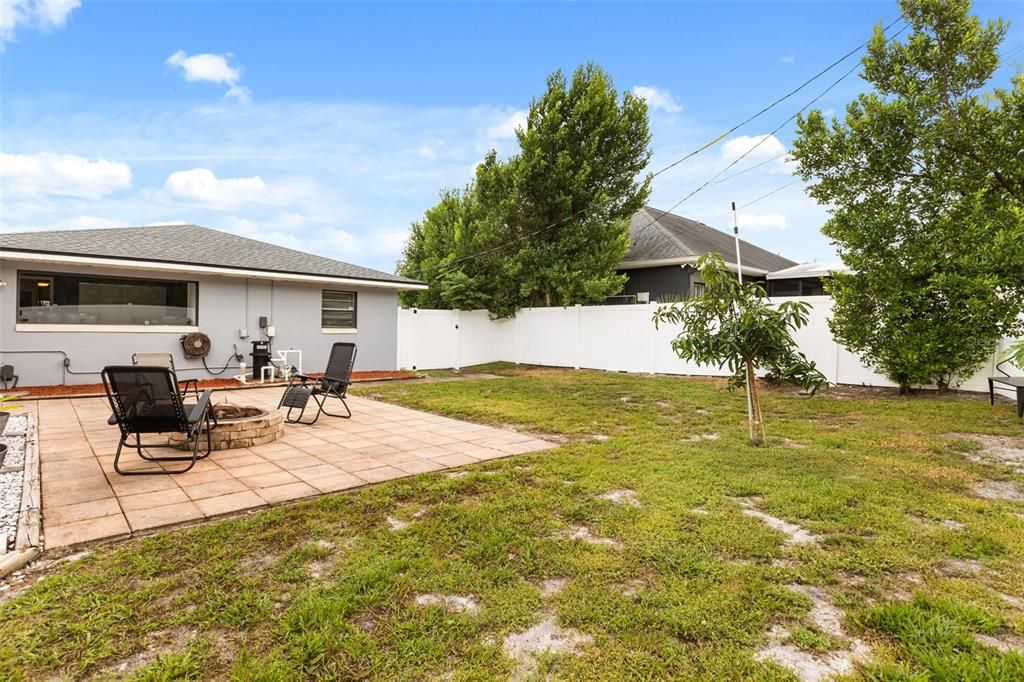 For Sale: $399,000 (4 beds, 2 baths, 1850 Square Feet)