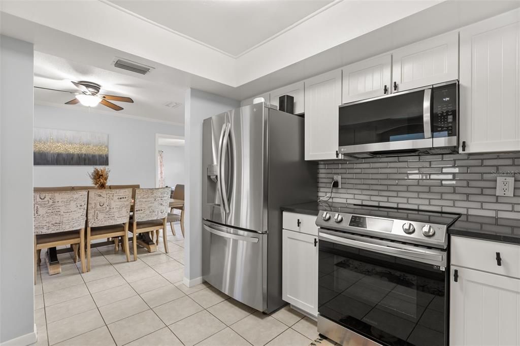 For Sale: $399,000 (4 beds, 2 baths, 1850 Square Feet)