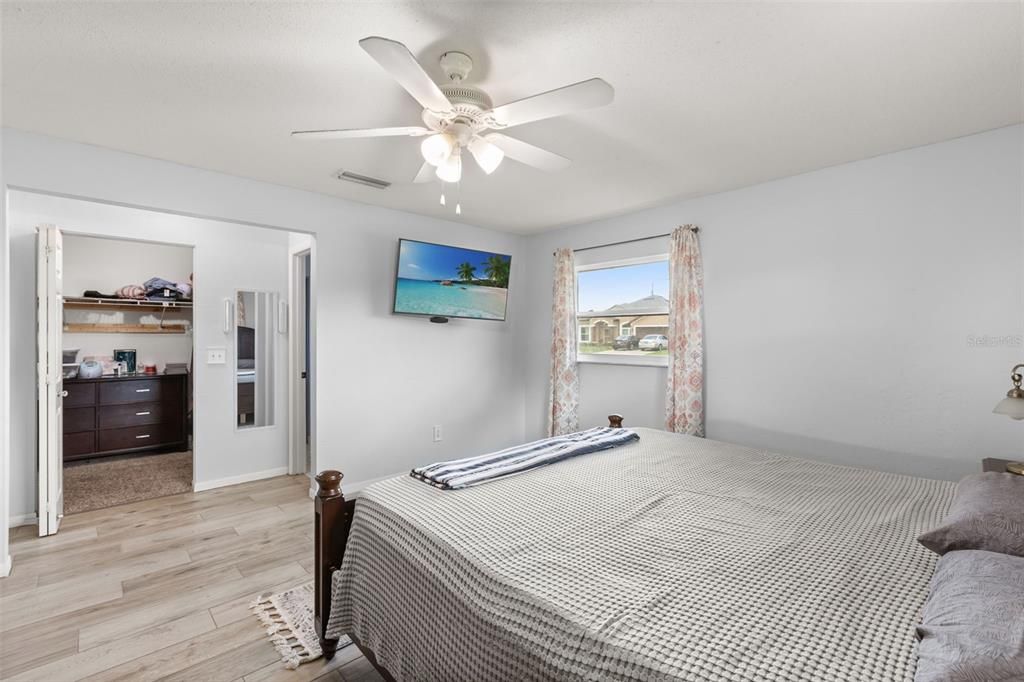 For Sale: $399,000 (4 beds, 2 baths, 1850 Square Feet)