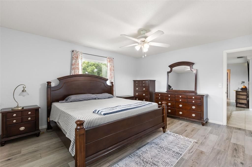For Sale: $399,000 (4 beds, 2 baths, 1850 Square Feet)
