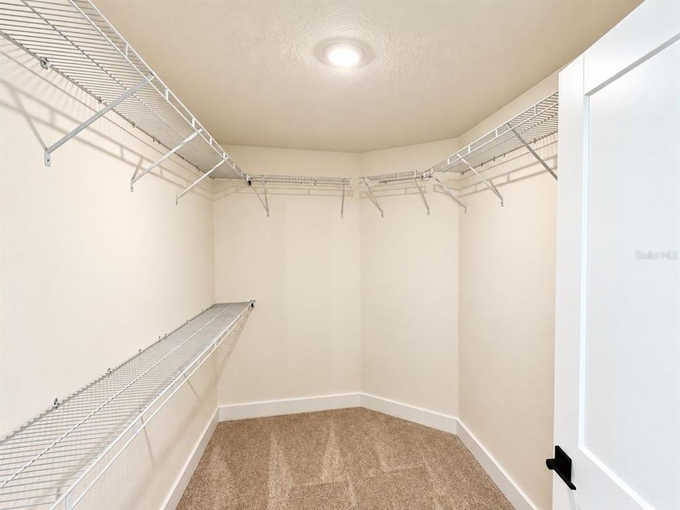 For Sale: $378,900 (3 beds, 2 baths, 1970 Square Feet)