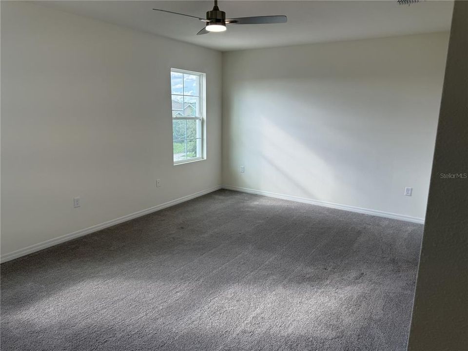 En Venta: $389,900 (4 camas, 2 baños, 2540 Pies cuadrados)