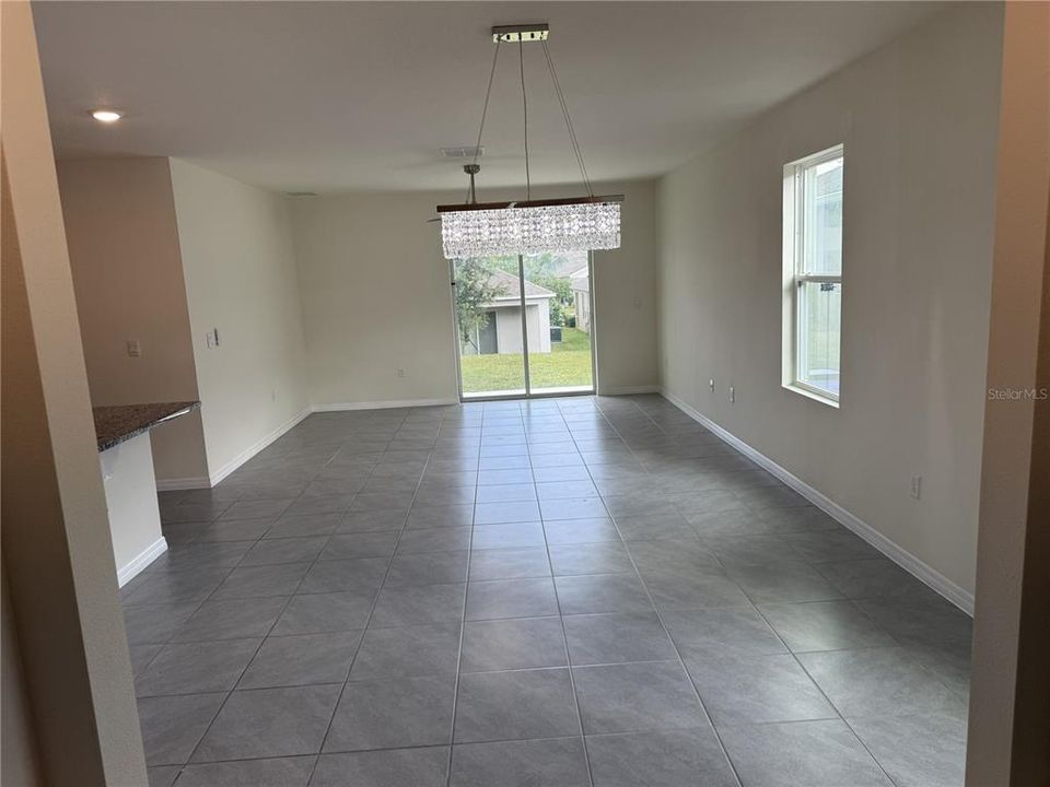 En Venta: $389,900 (4 camas, 2 baños, 2540 Pies cuadrados)