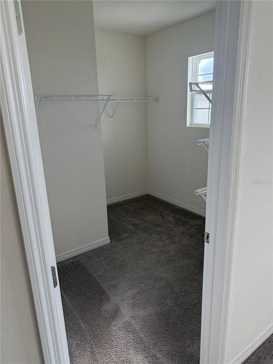 En Venta: $389,900 (4 camas, 2 baños, 2540 Pies cuadrados)