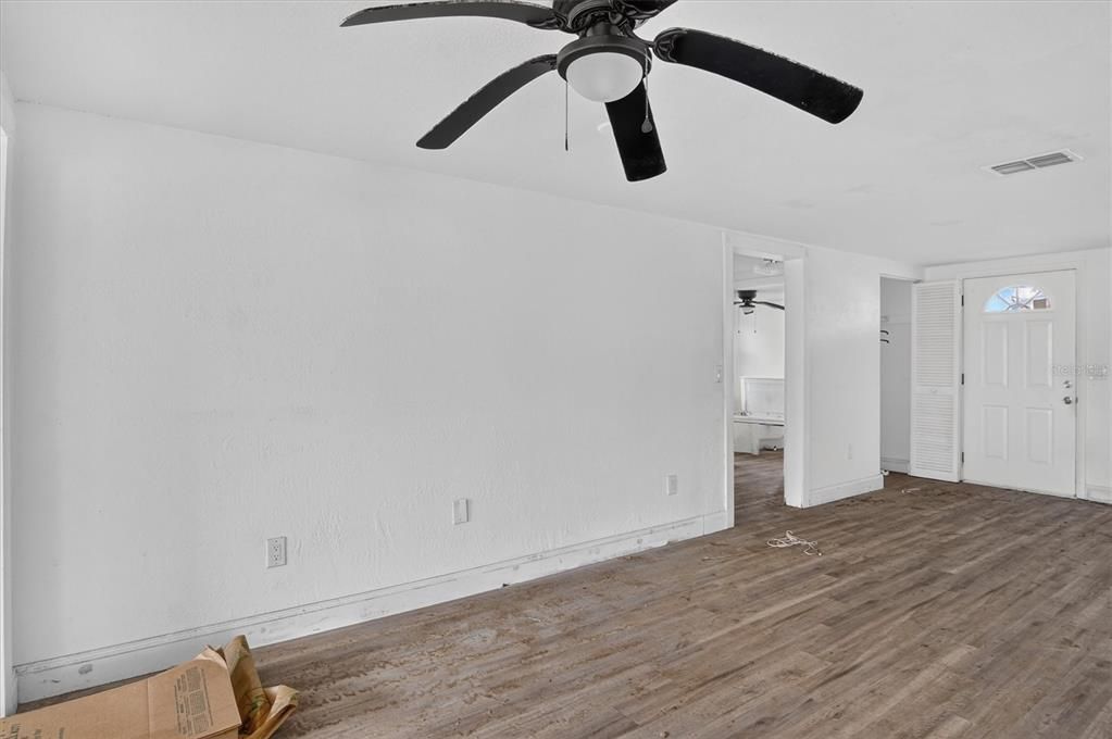 For Sale: $239,990 (3 beds, 2 baths, 1277 Square Feet)