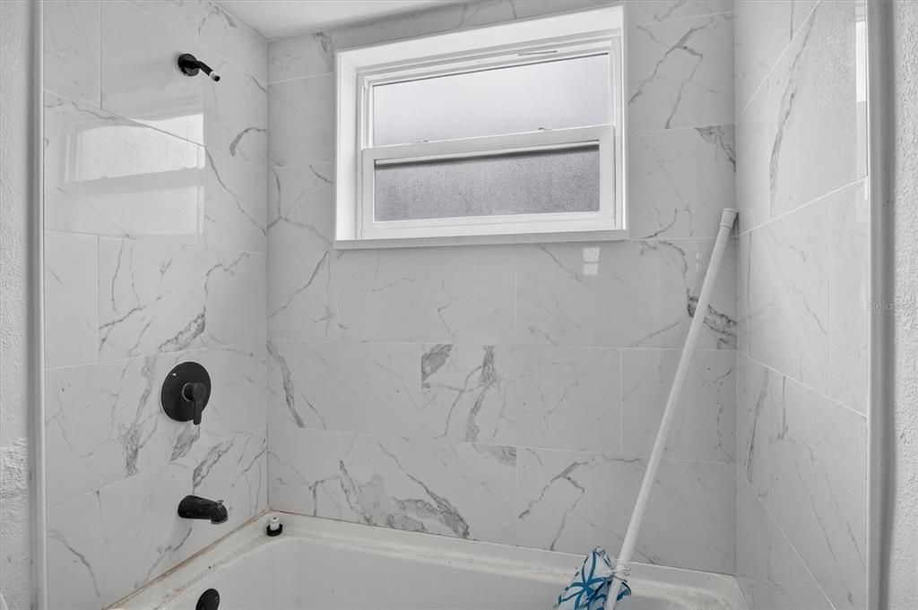 For Sale: $239,990 (3 beds, 2 baths, 1277 Square Feet)