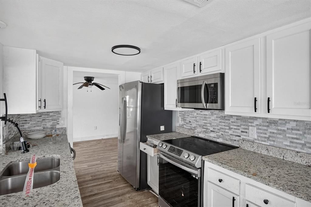 For Sale: $239,990 (3 beds, 2 baths, 1277 Square Feet)