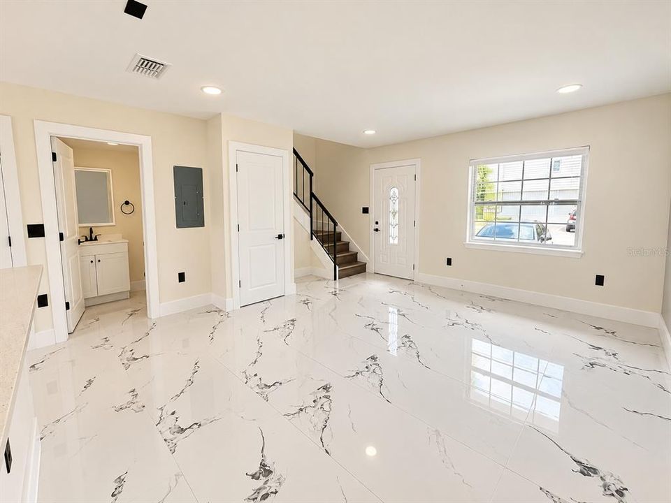 For Rent: $1,795 (2 beds, 2 baths, 1090 Square Feet)