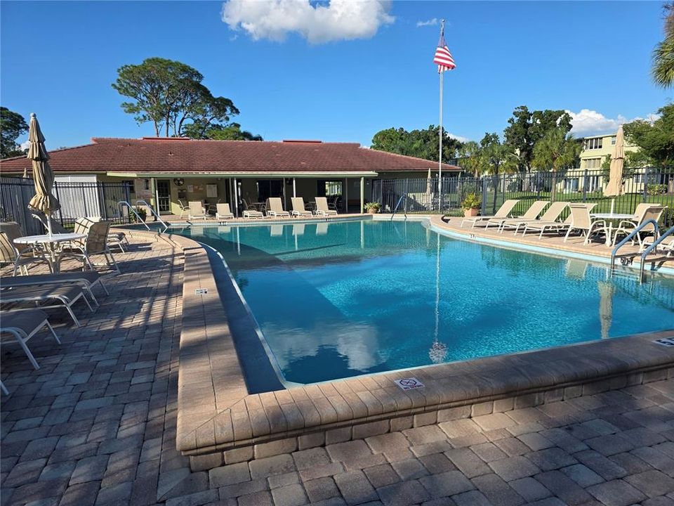 For Rent: $1,795 (2 beds, 1 baths, 925 Square Feet)
