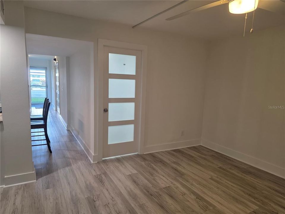 For Rent: $1,795 (2 beds, 1 baths, 925 Square Feet)