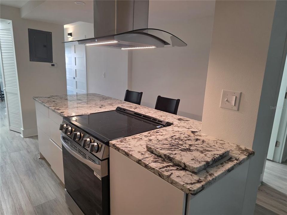 For Rent: $1,795 (2 beds, 1 baths, 925 Square Feet)