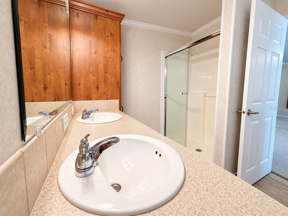 На продажу: $369,000 (5 спален, 3 ванн, 2108 Квадратных фут)