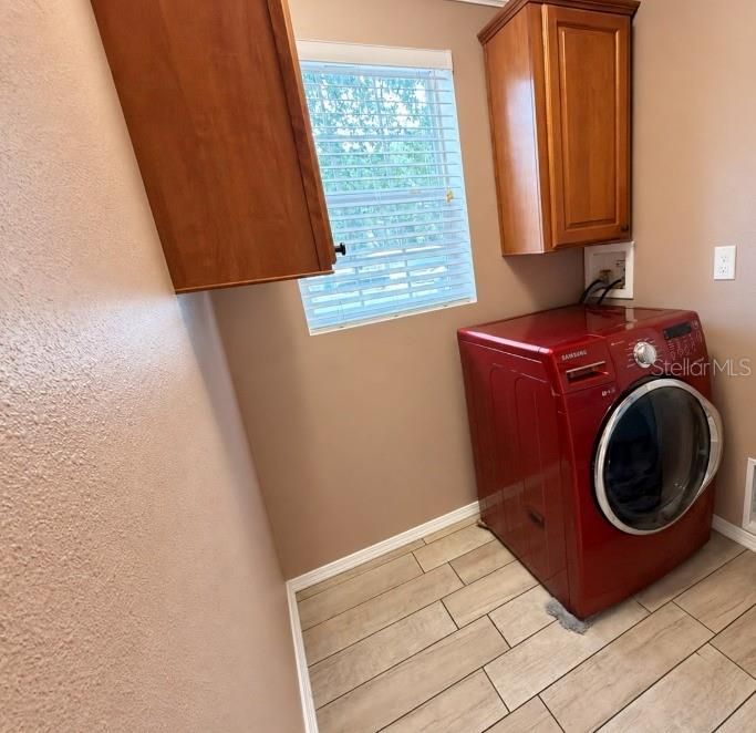 На продажу: $369,000 (5 спален, 3 ванн, 2108 Квадратных фут)