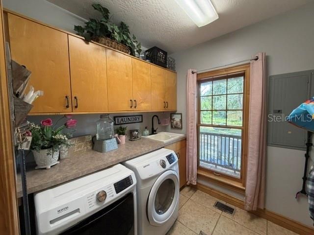 For Sale: $1,100,000 (3 beds, 3 baths, 2791 Square Feet)