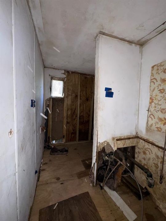 For Sale: $58,000 (2 beds, 1 baths, 730 Square Feet)