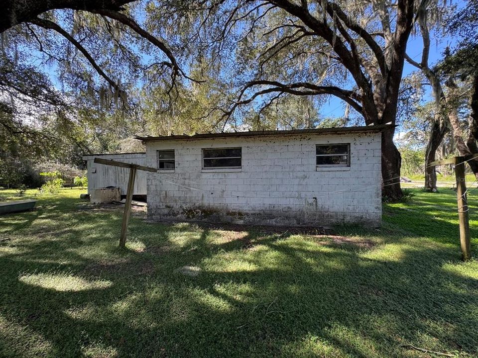 For Sale: $58,000 (2 beds, 1 baths, 730 Square Feet)