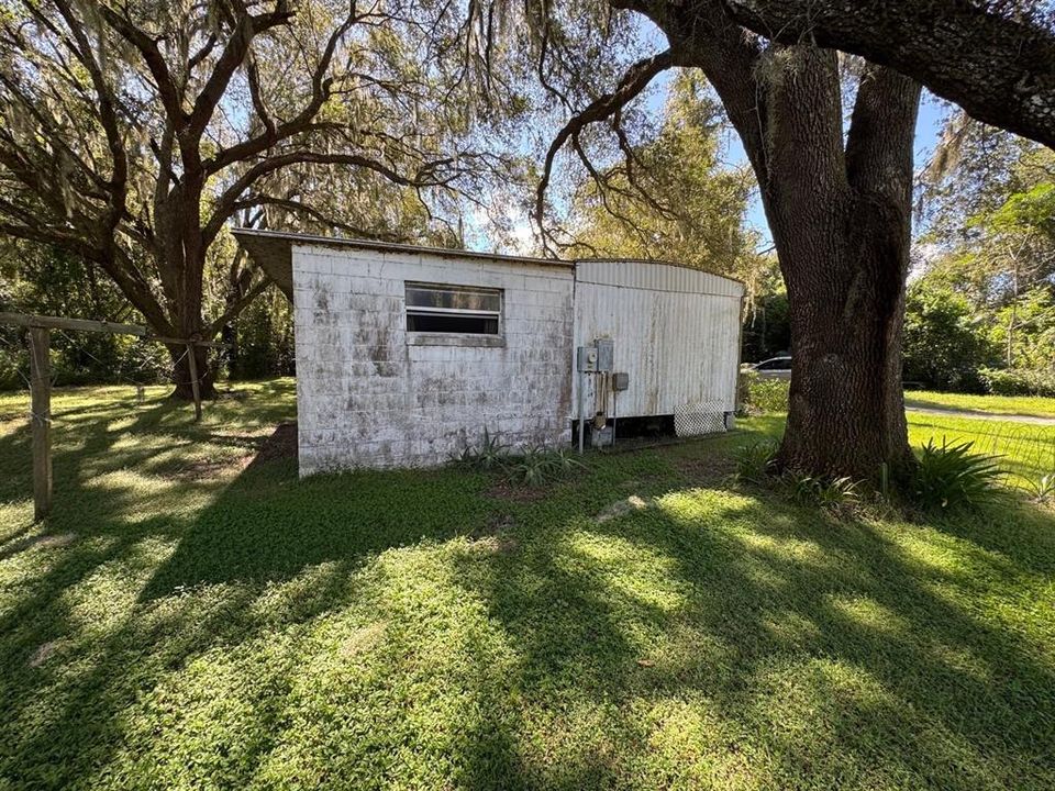 For Sale: $58,000 (2 beds, 1 baths, 730 Square Feet)