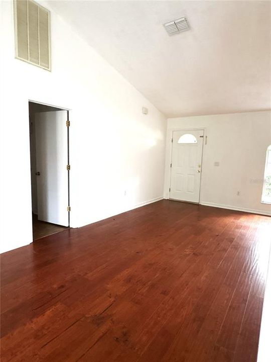 En Venta: $285,000 (3 camas, 2 baños, 1535 Pies cuadrados)