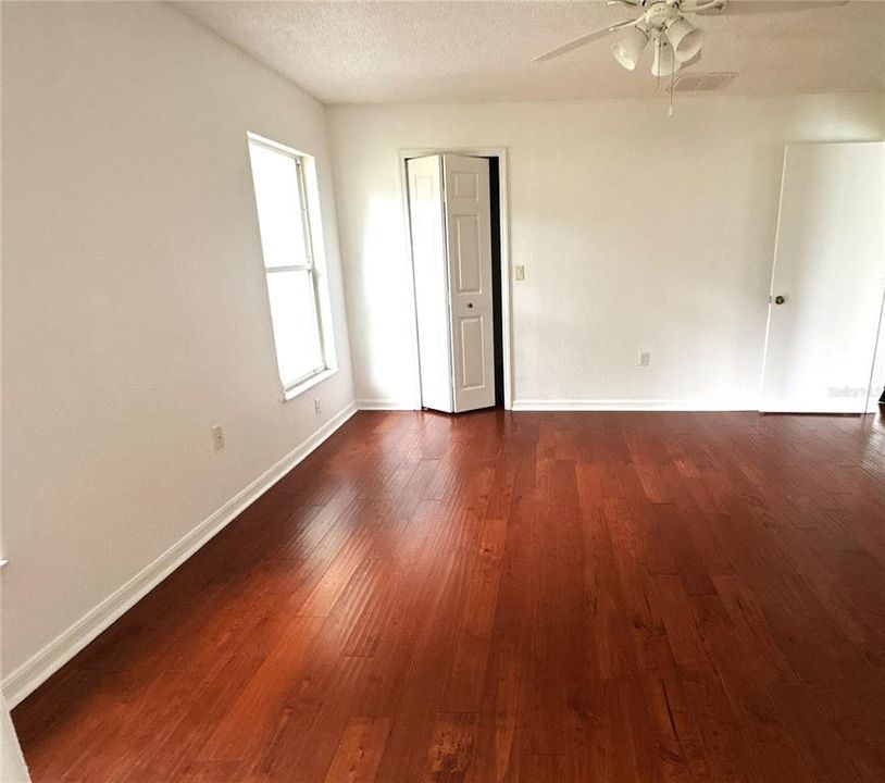 En Venta: $285,000 (3 camas, 2 baños, 1535 Pies cuadrados)