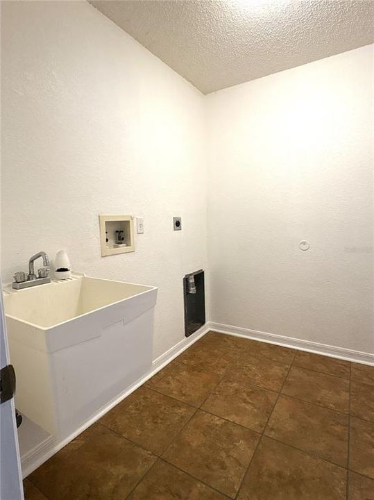 En Venta: $285,000 (3 camas, 2 baños, 1535 Pies cuadrados)