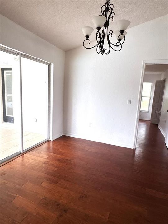 En Venta: $285,000 (3 camas, 2 baños, 1535 Pies cuadrados)