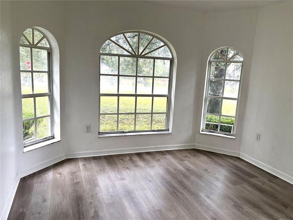 En Venta: $285,000 (3 camas, 2 baños, 1535 Pies cuadrados)