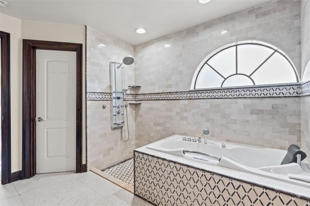 В аренду: $3,500 (4 спален, 2 ванн, 2080 Квадратных фут)