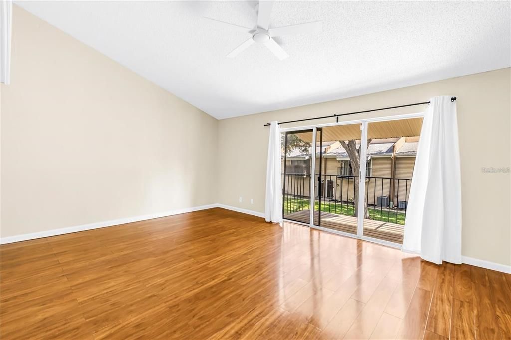 В аренду: $2,595 (2 спален, 2 ванн, 1408 Квадратных фут)