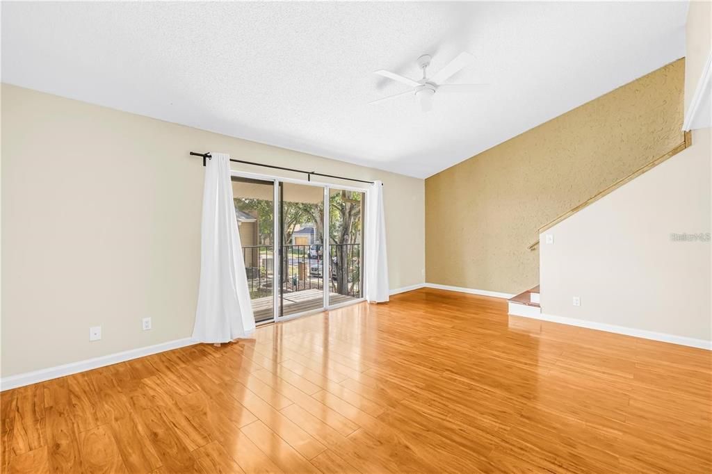 В аренду: $2,595 (2 спален, 2 ванн, 1408 Квадратных фут)