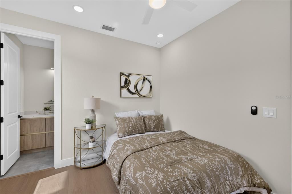 En Venta: $599,000 (4 camas, 3 baños, 2164 Pies cuadrados)